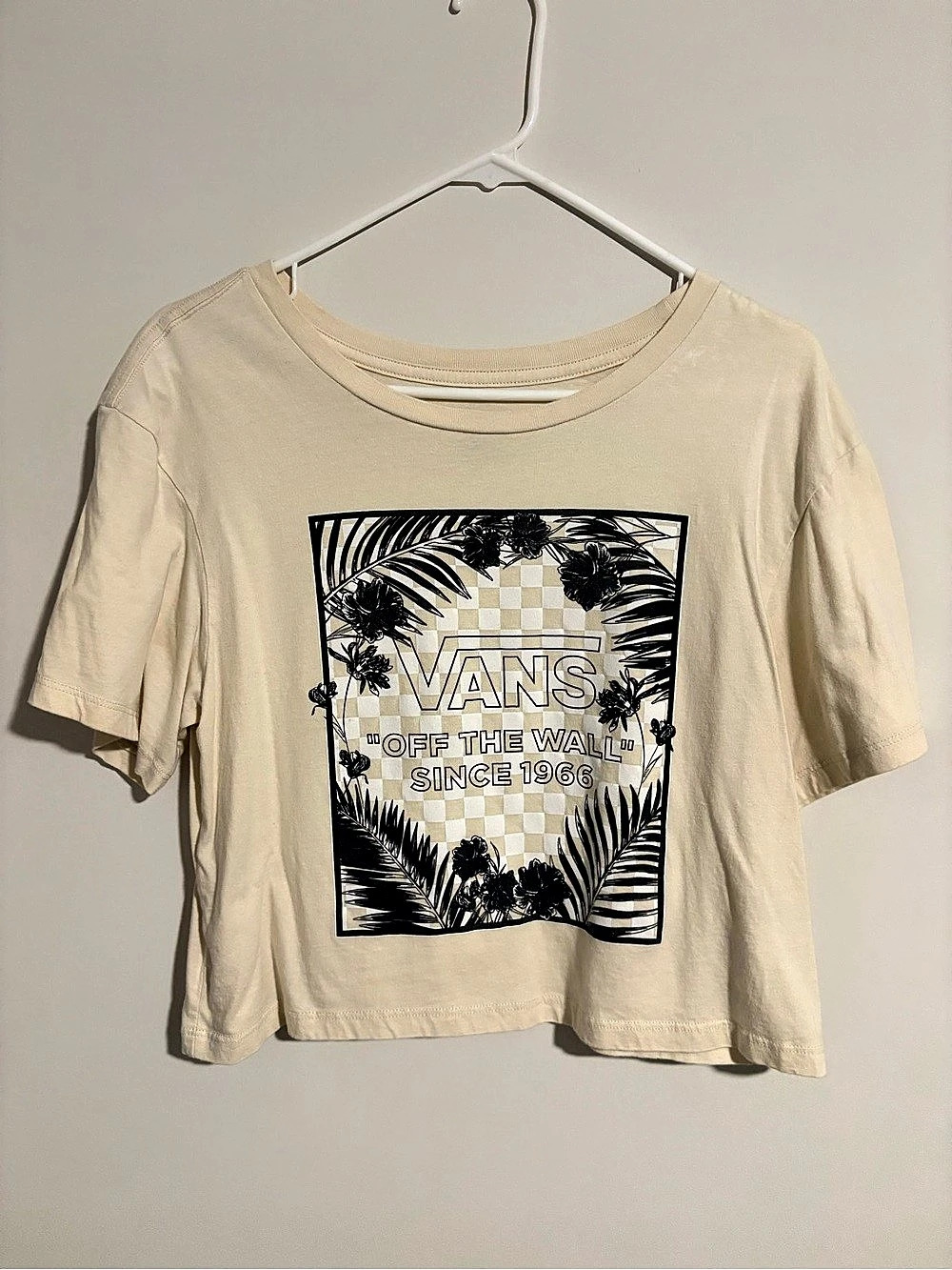 Vans Graphic Short Sleeve Crop Top in Cream Size Small